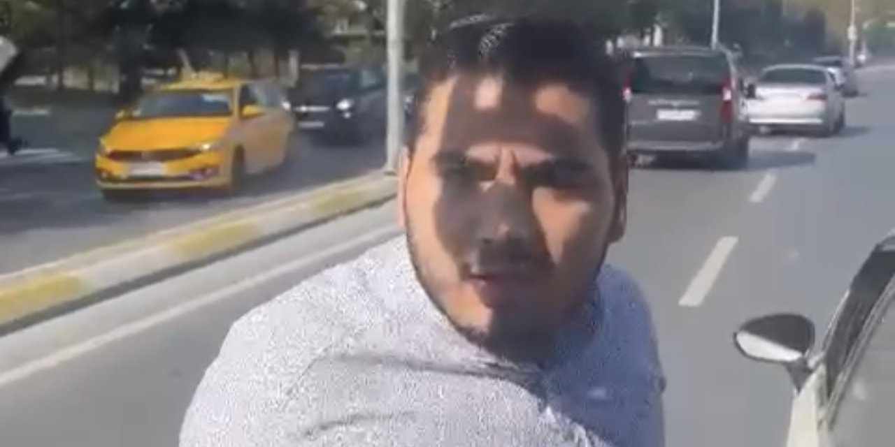 Küçükçekmece'de İett Otobüsünün Önünü Kesen Sürücüye Yolcular Tepki Gösterdi