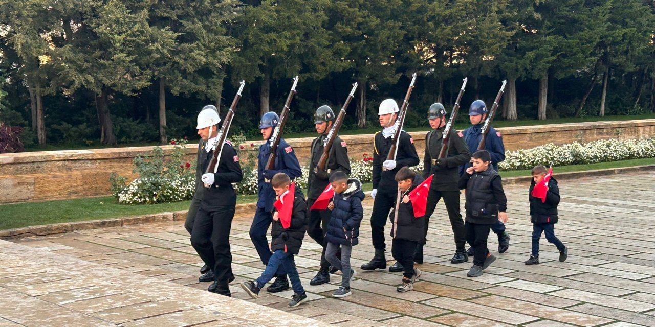 Iğdır'da 'saygı Nöbetçileri'ni Canlandıran Öğrenciler, Anıtkabir'de
