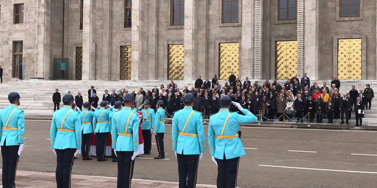 Eski Bakan Müftüoğlu İçin Meclis'te Tören
