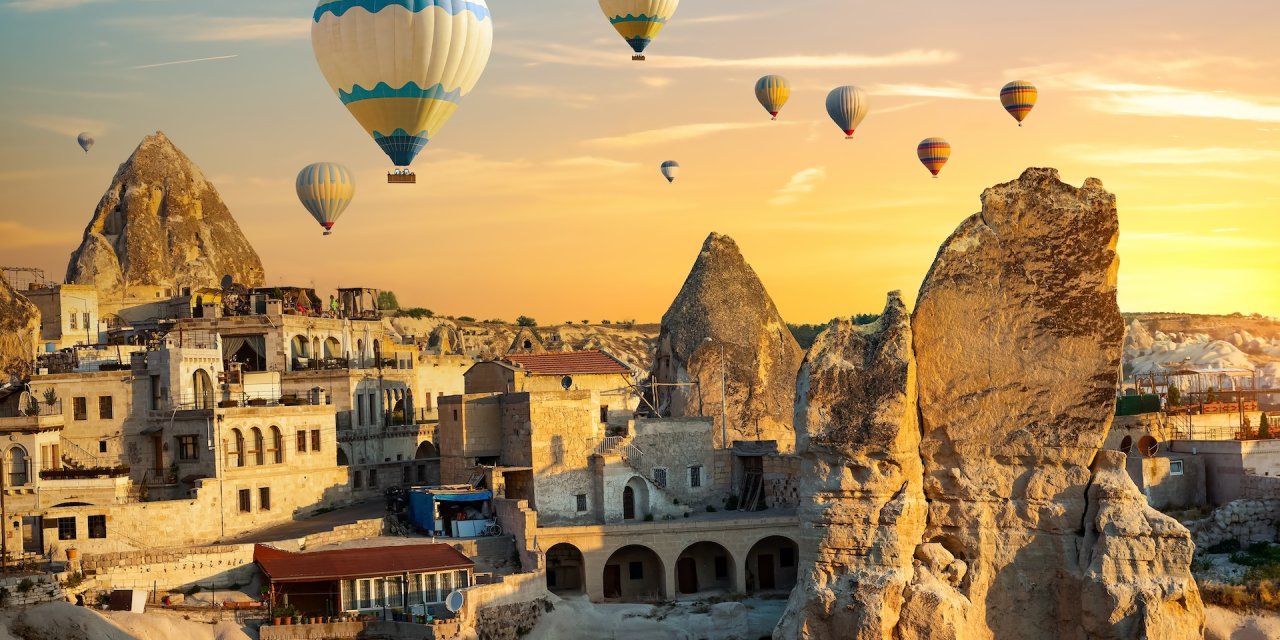 "Depremlerde 2 Bine Yakın Tarihi Eser Zarar Gördü"