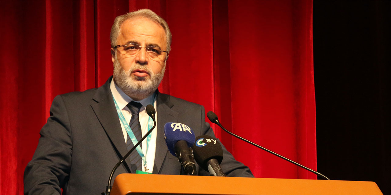 Diyanet İşleri Başkan Yardımcısı İşleyen, Rize'de "aile" sempozyumunda konuştu