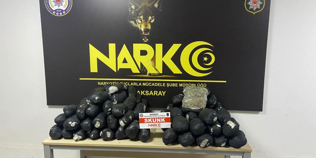 Tır Kasasına Yükledikleri Otomobilin Lastiğindeki Uyuşturucuyu 'Bixi' Buldu