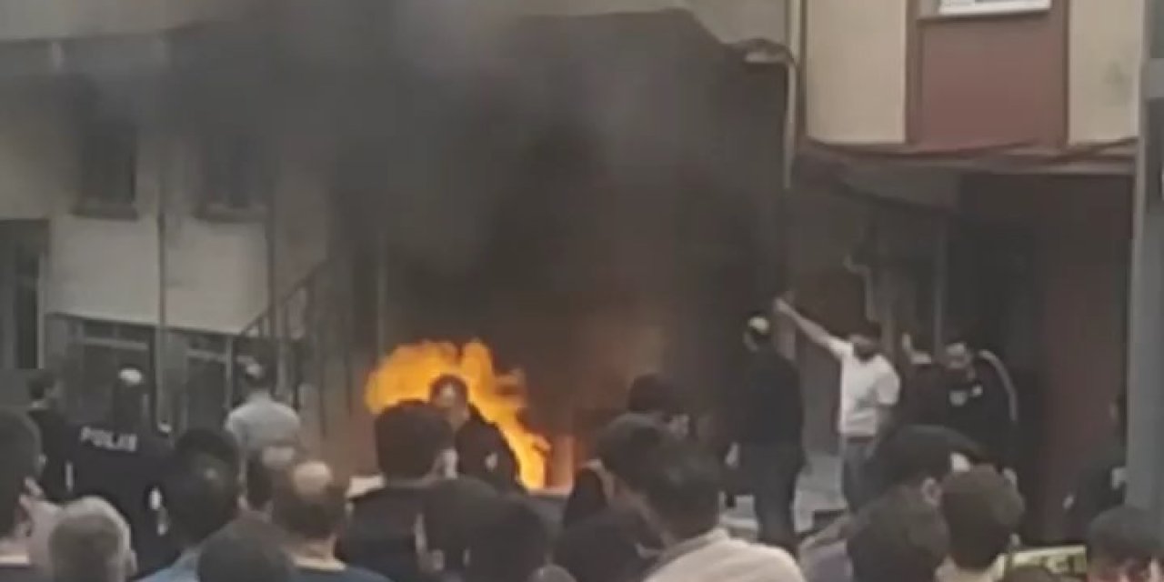 Küçükçekmece'de Binada Patlama - 1