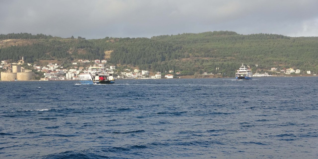 Gökçeada Ve Bozcaada Feribot Seferlerine 'Fırtına' Engeli
