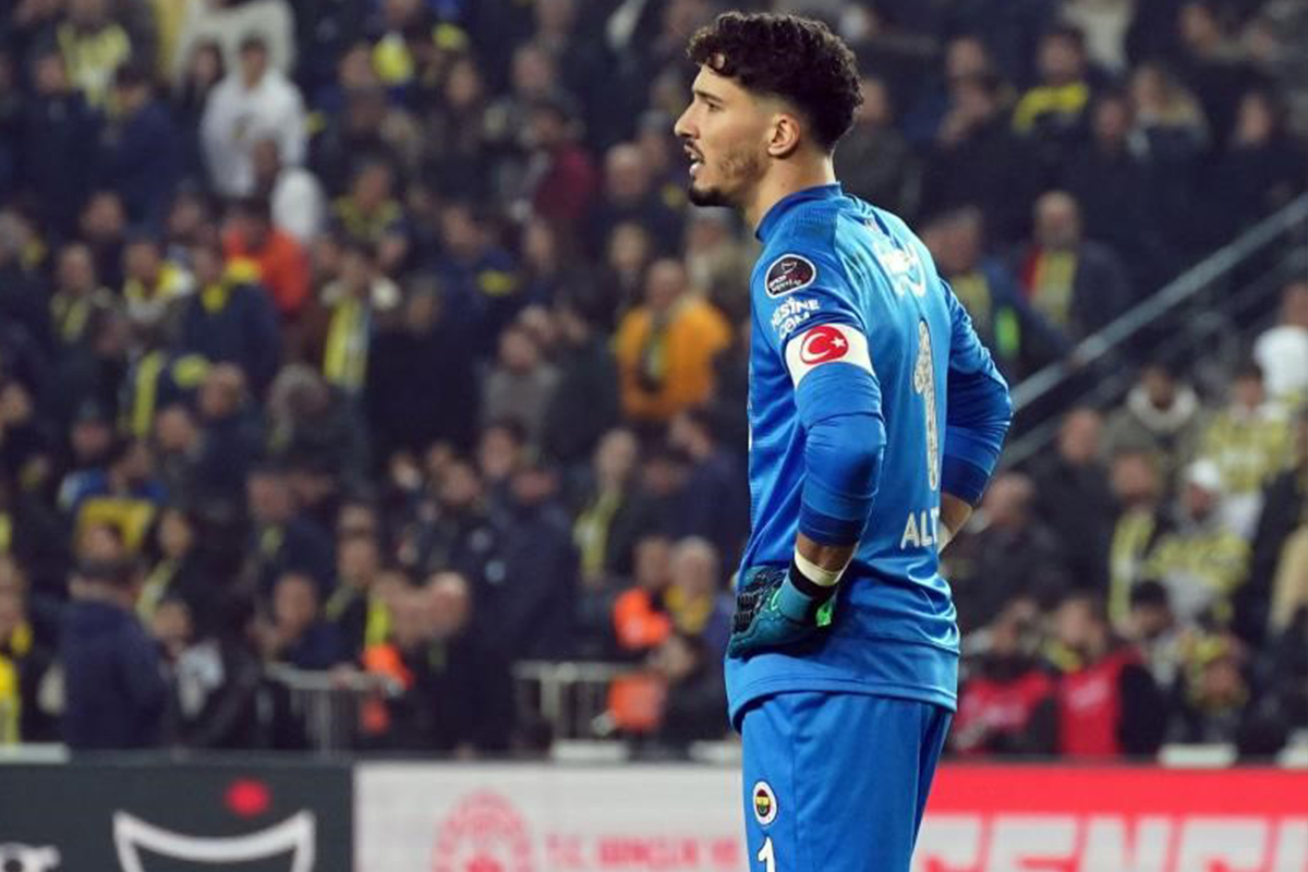 Fenerbahçe, Altay Bayındır'ın sözleşmesini 4 yıl uzattı