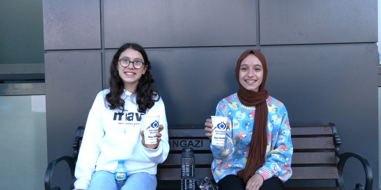 Sultangazi'de Üniversite Sınavına Hazırlanan Öğrencilere Çorba İkramı