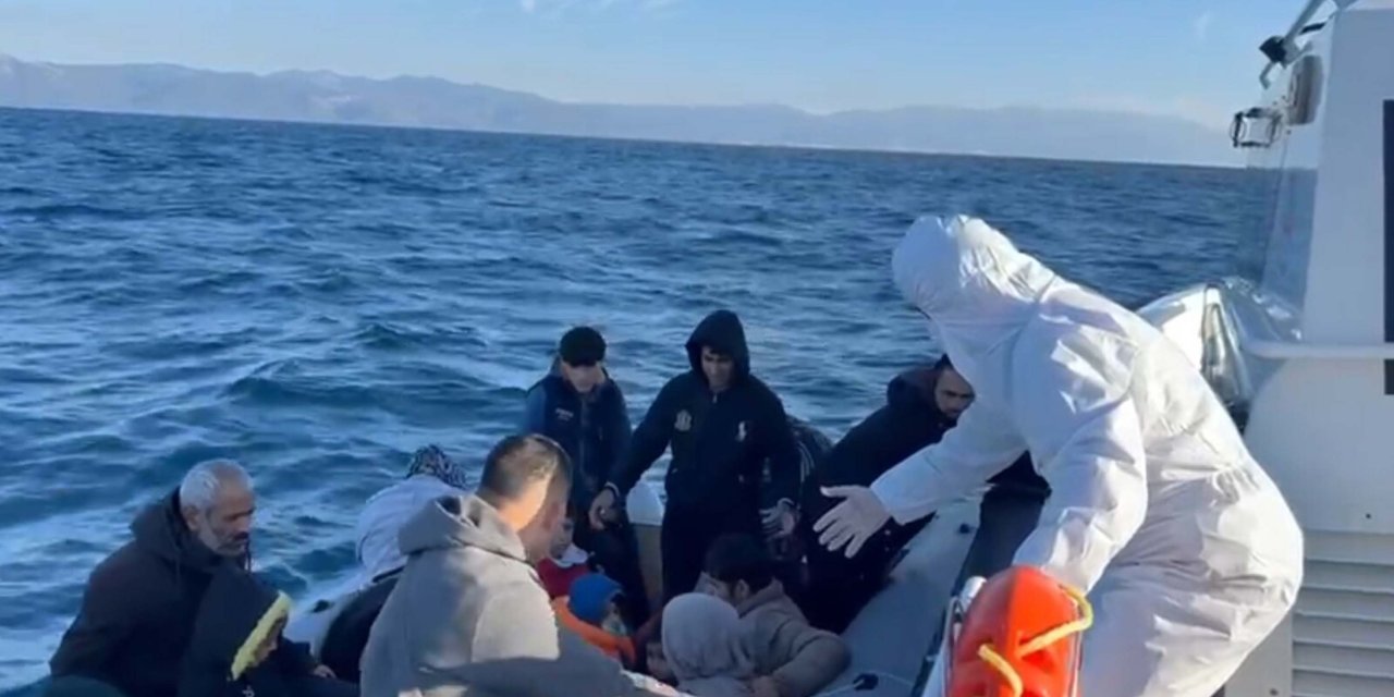 Çanakkale'de 72 Kaçak Göçmen Kurtarıldı