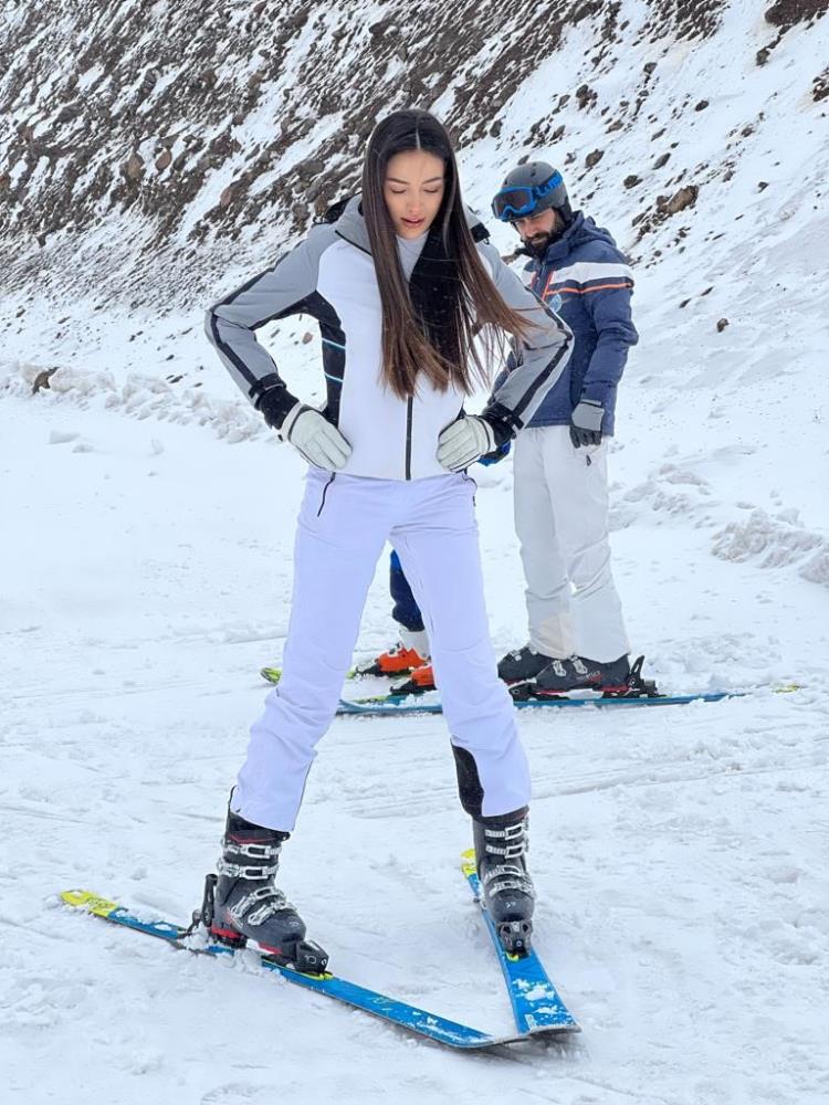 Türkiye Güzeli Fırtınayı Dinlemedi Piste Çıktı