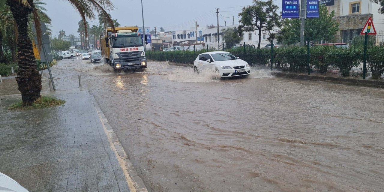 Bodrum'da Fırtına Ve Sağanak