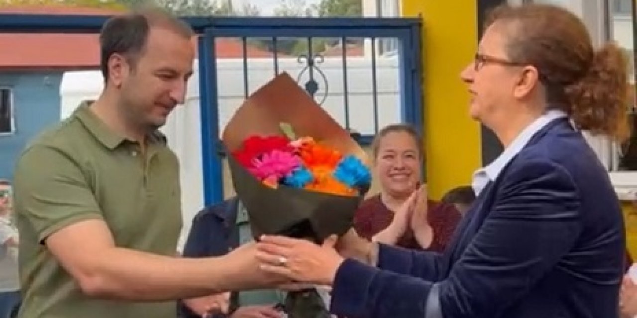 Ömürlerinin 30 Yılını Öğrencilerine Adayan Öğretmenler Alkışlar Eşliğinde Emekli Oldu