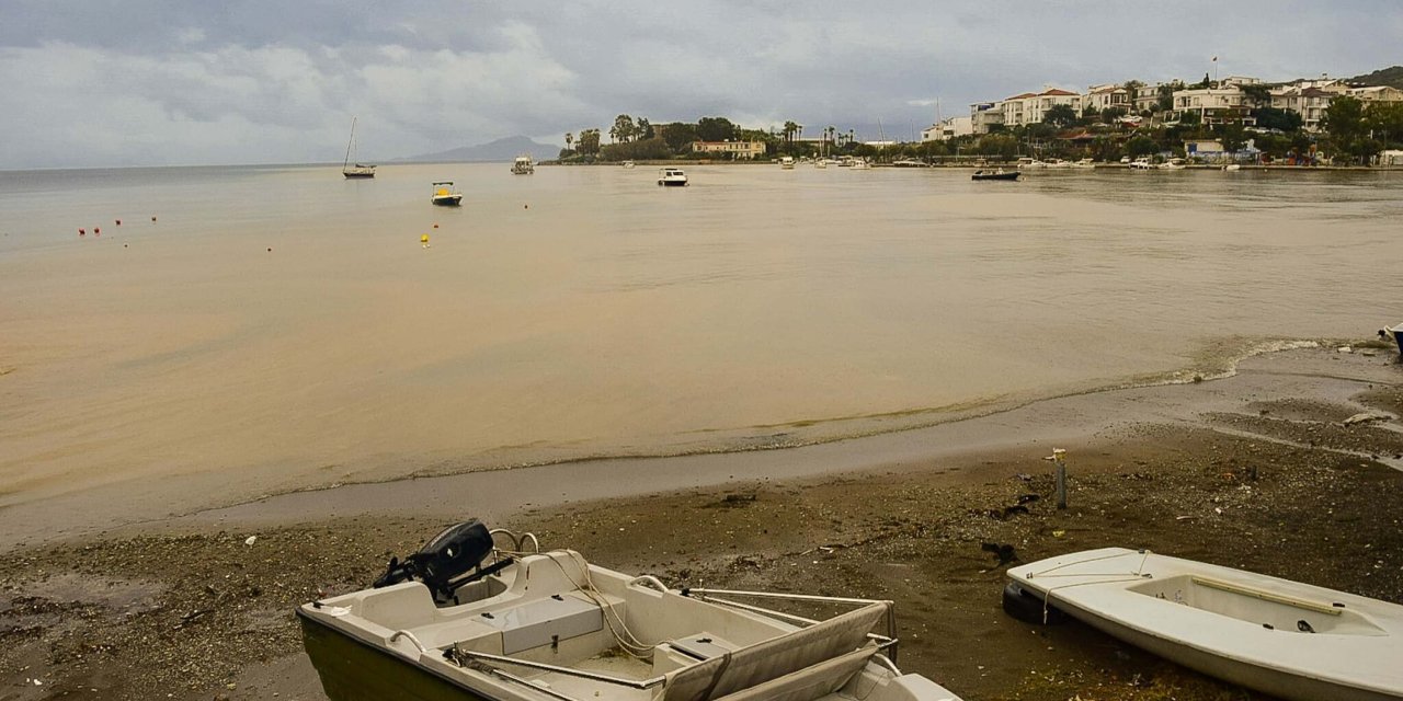 Datça'da Sağanağın Ardından Denizin Rengi Değişti