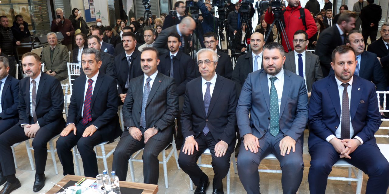 Bakan Kacır: Türkiye Yeşil Sanayi Projesi'ni Hayata Geçiriyoruz (2)