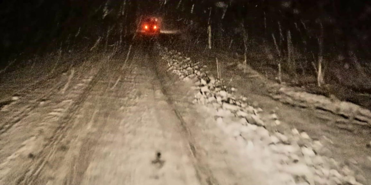 Kütahya'da Kocayayla Geçidi Beyaza Büründü