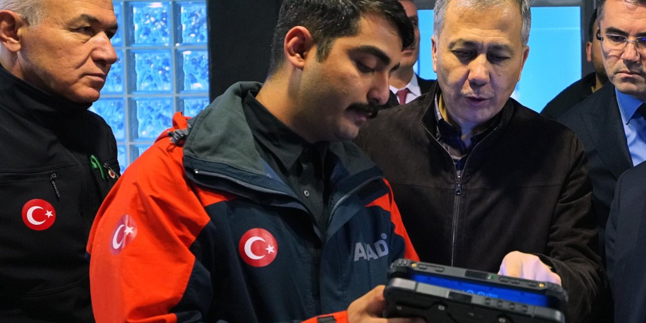 İçişleri Bakanı Ali Yerlikaya, Afad'la Değerlendirme Toplantısı Gerçekleştirdi