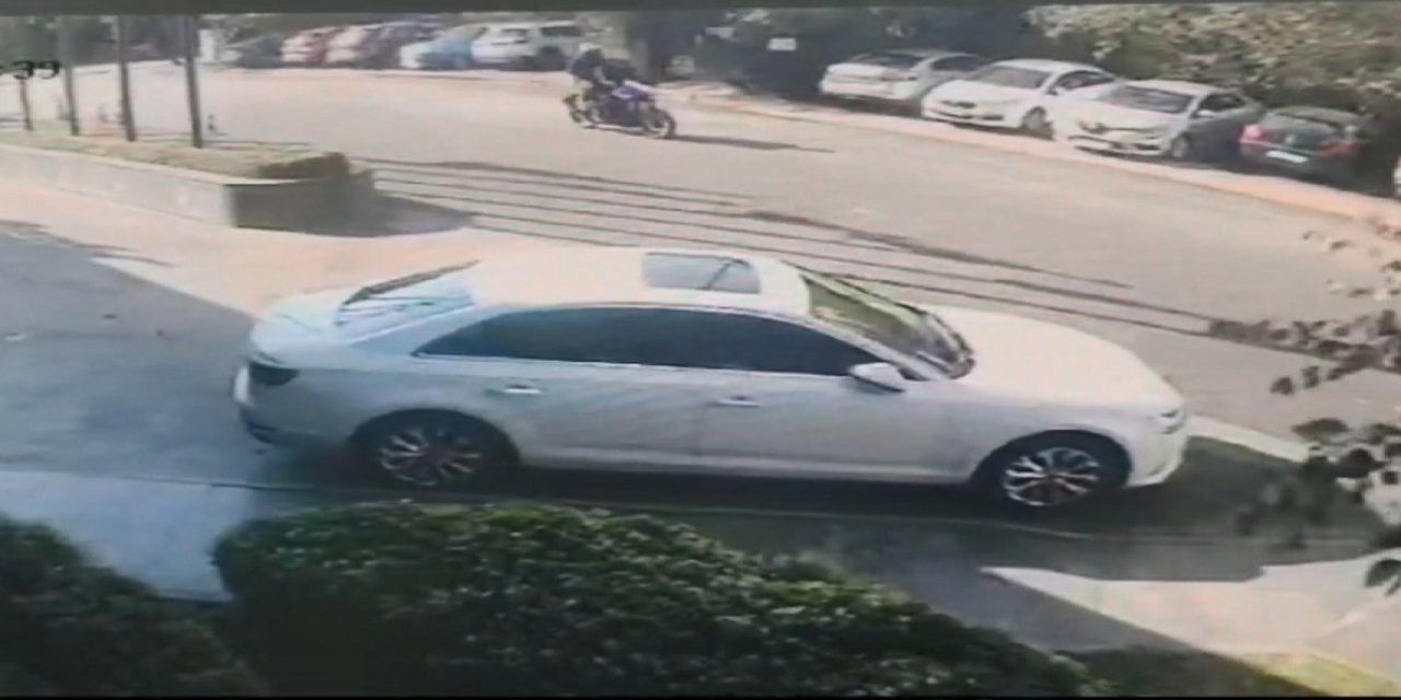 Ataşehir'de İş Adamının Otomobilini Kurşunladılar