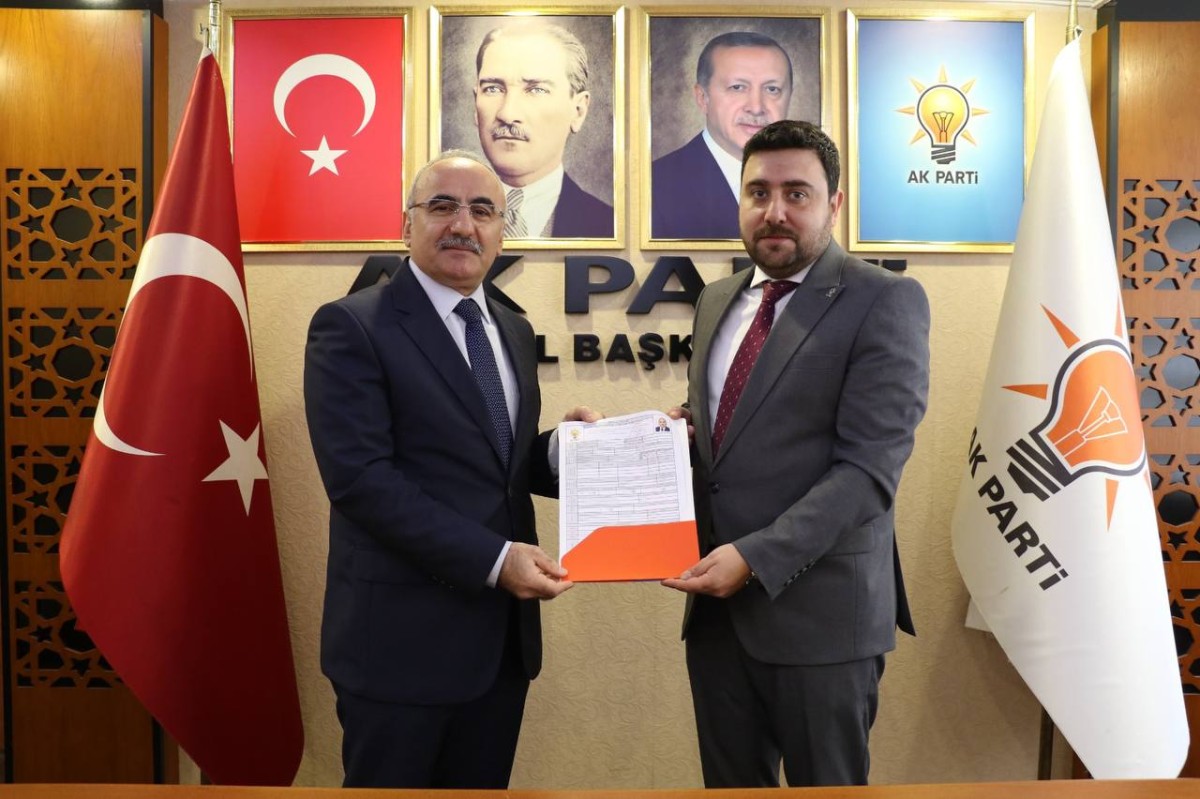 Av. Mertoğlu, aday adaylığı başvurusunu yaptı