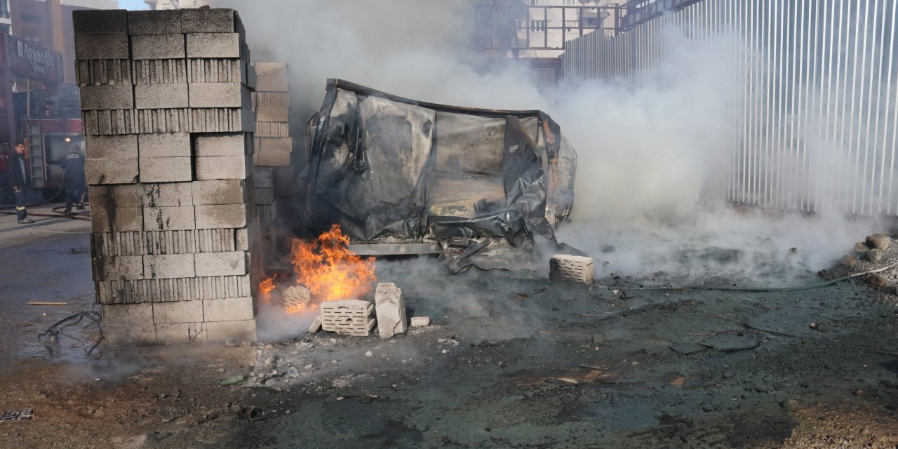 İnşaatta İşçilerin Kullandığı Baraka Yandı