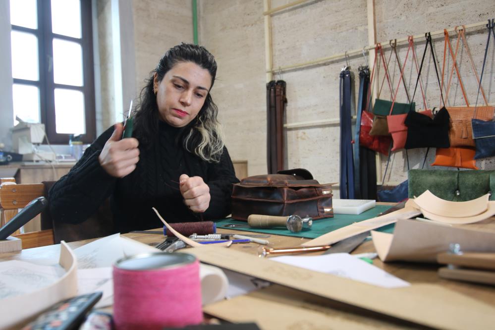 Ahi Evran'ın mesleğini sürdüren tek kadın, işini aşk ile yapıyor