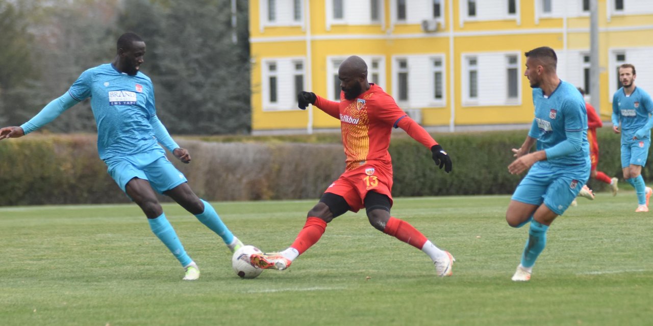 Kayserispor Hazırlık Maçında Sivasspor İle Golsüz Berabere Kaldı