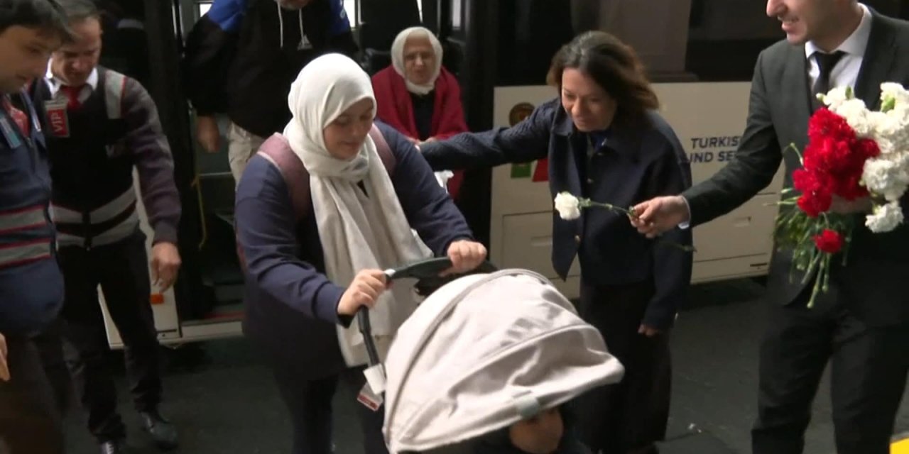 Gazze'den Tahliye Edilen Türk Vatandaşları İstanbul'a Getirildi