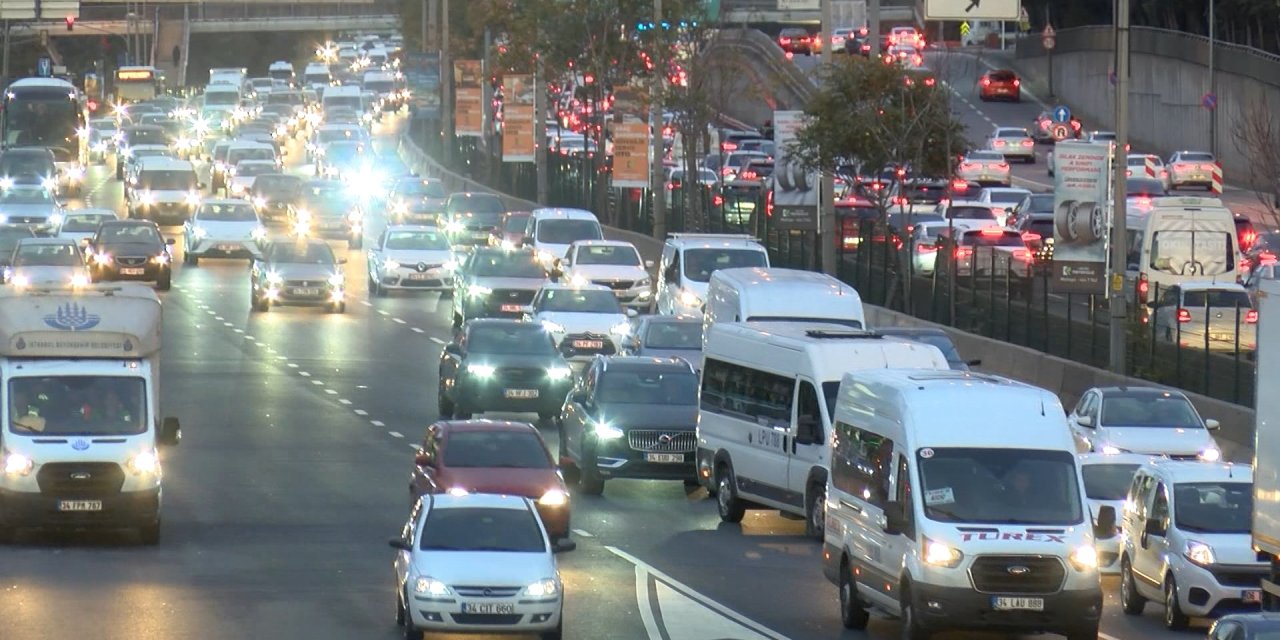 İstanbul'da Ara Tatilin Ardından Trafik Yoğunluğu