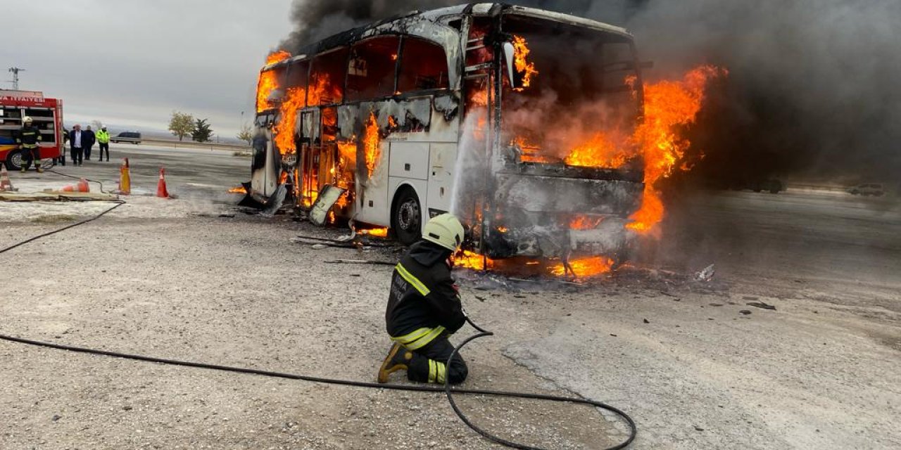 Konya'da Yolcu Otobüsü Alev Alev Yandı