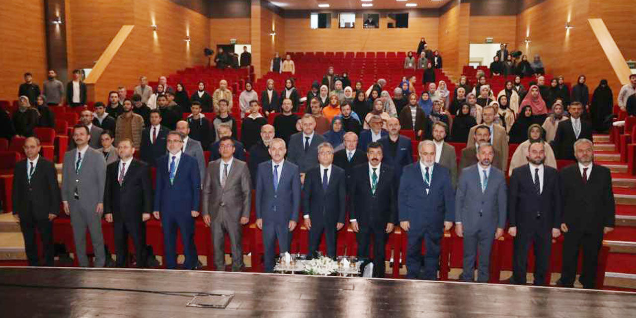 Rize’de Uluslararası Gelecekte Aile Sempozyumu Gerçekleştirildi