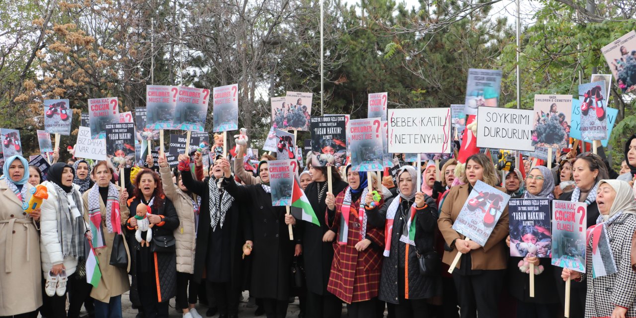 Ak Parti'li Kadınlardan İsrail Büyükelçiliği Konutu Önünde Eylem