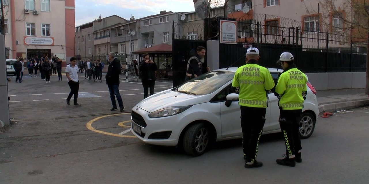 Gaziosmanpaşa'da Okul Çevresinde Polis Denetimi