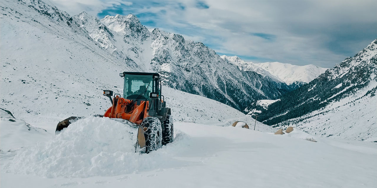 Rize, Artvin ve Bayburt'ta kar yağışı etkili oluyor