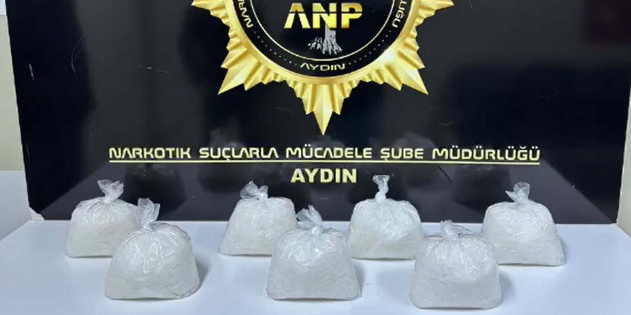 'Tina' İle Aramada Otomobilde Metamfetamin Bulundu; 4 Gözaltı