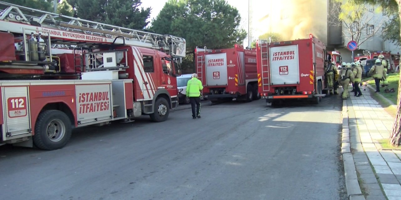 Bağcılar'da Sünger Deposunda Yangın