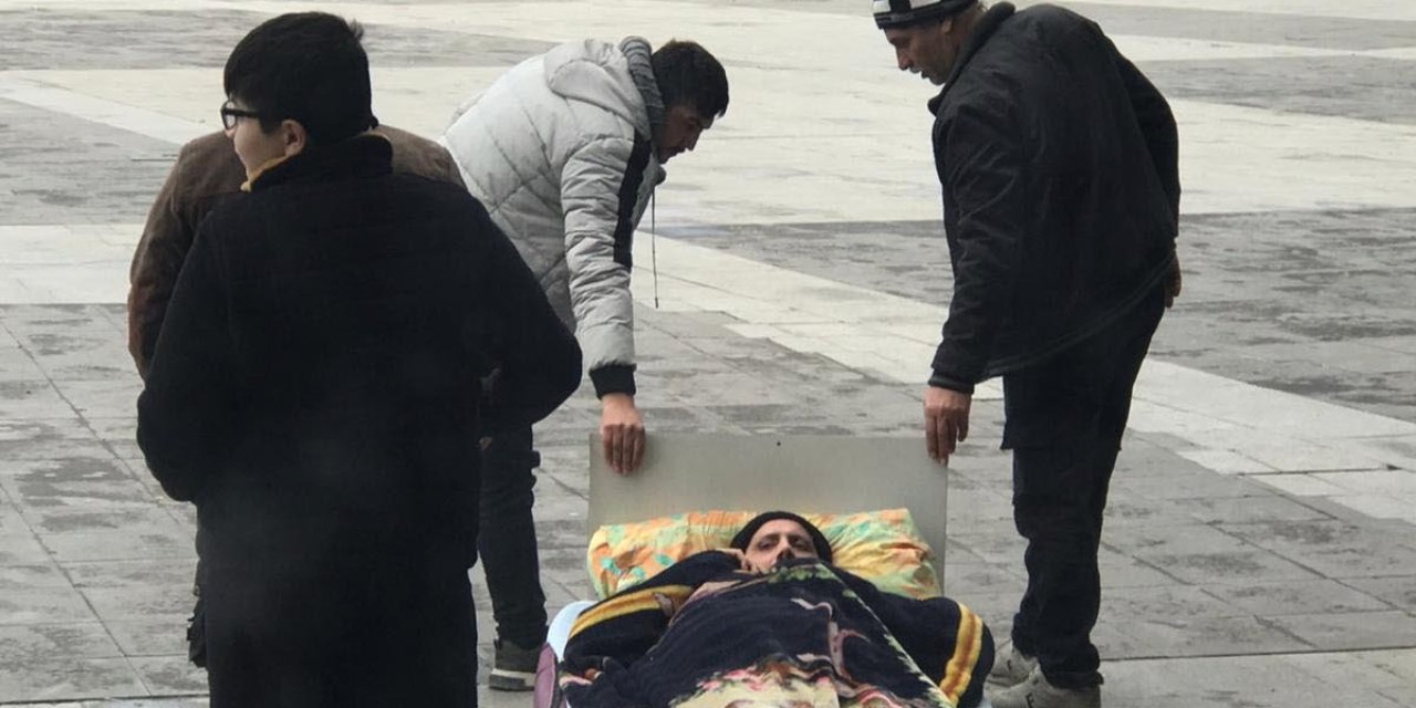 Boşanma Davasına Tekerlekli Yatak İle Getirildi