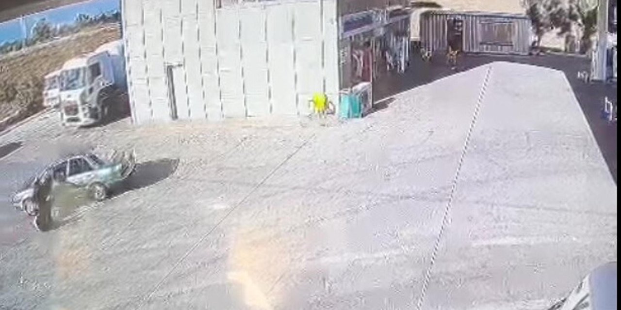 12 Yaşındaki Çocuğun Geri Vitese Takıp, Gaza Bastığı Otomobille Sürüklendi