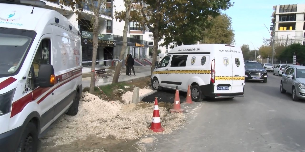 Büyükçekmece'de İş Makinası Altında Kalan Kadın Hayatını Kaybetti