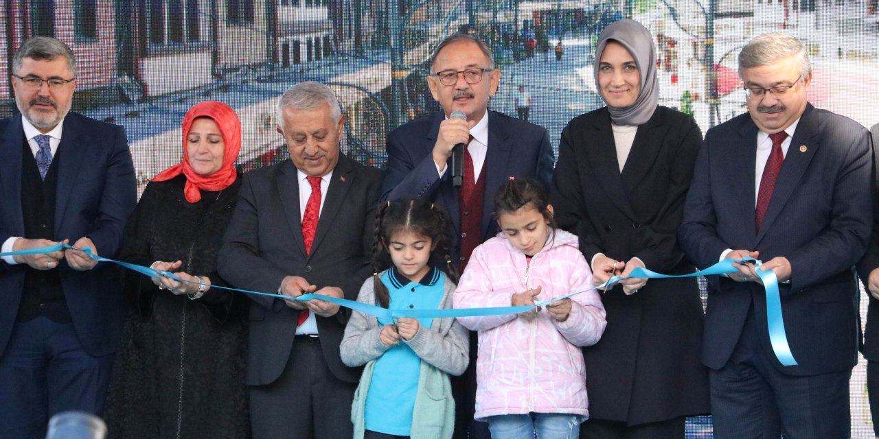 Bakan Özhaseki: Depremzedeler İçin Yapılan 200 Bin Konut Yakında Bitecek (3)