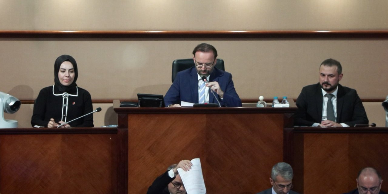 İett'nin 2024 Yılı Bütçesi İbb Meclisi'nde Kabul Edildi