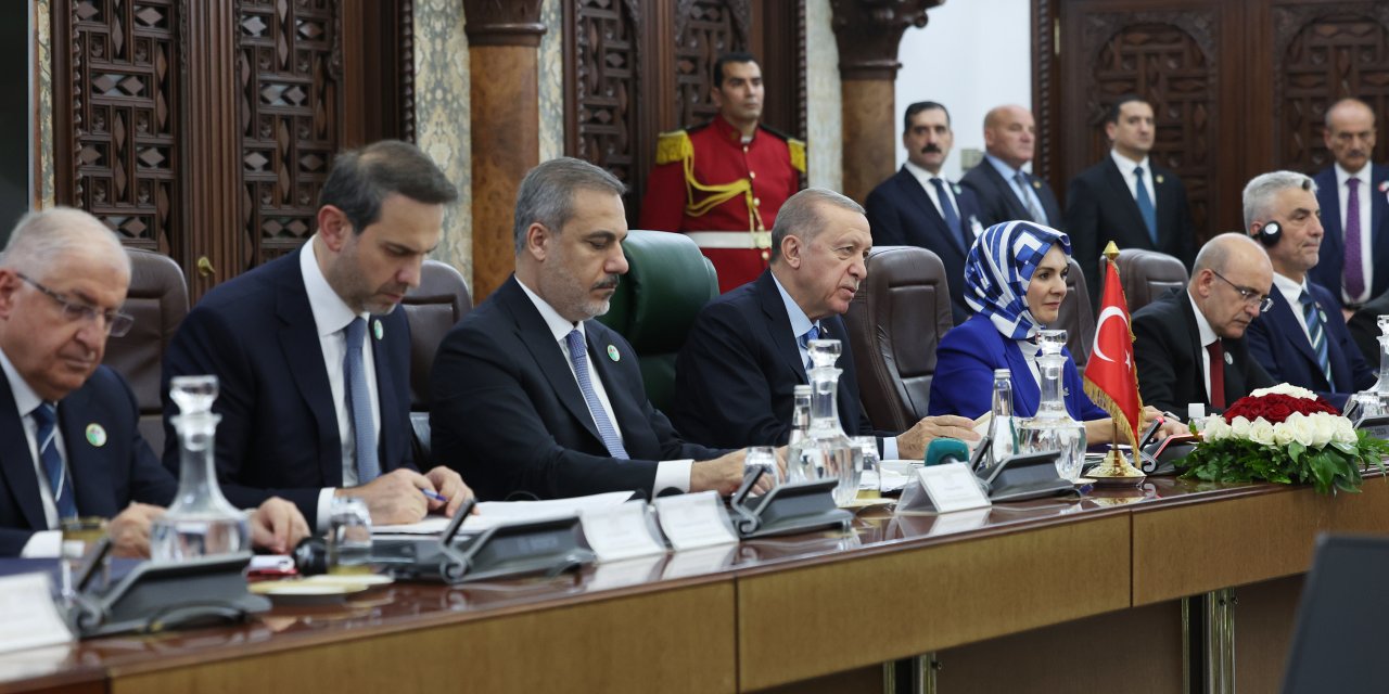 Bakan Bayraktar: Türkiye Cezayir’den Yıllık 4,4 Milyar Metreküp Lng Almaya Devam Edecek