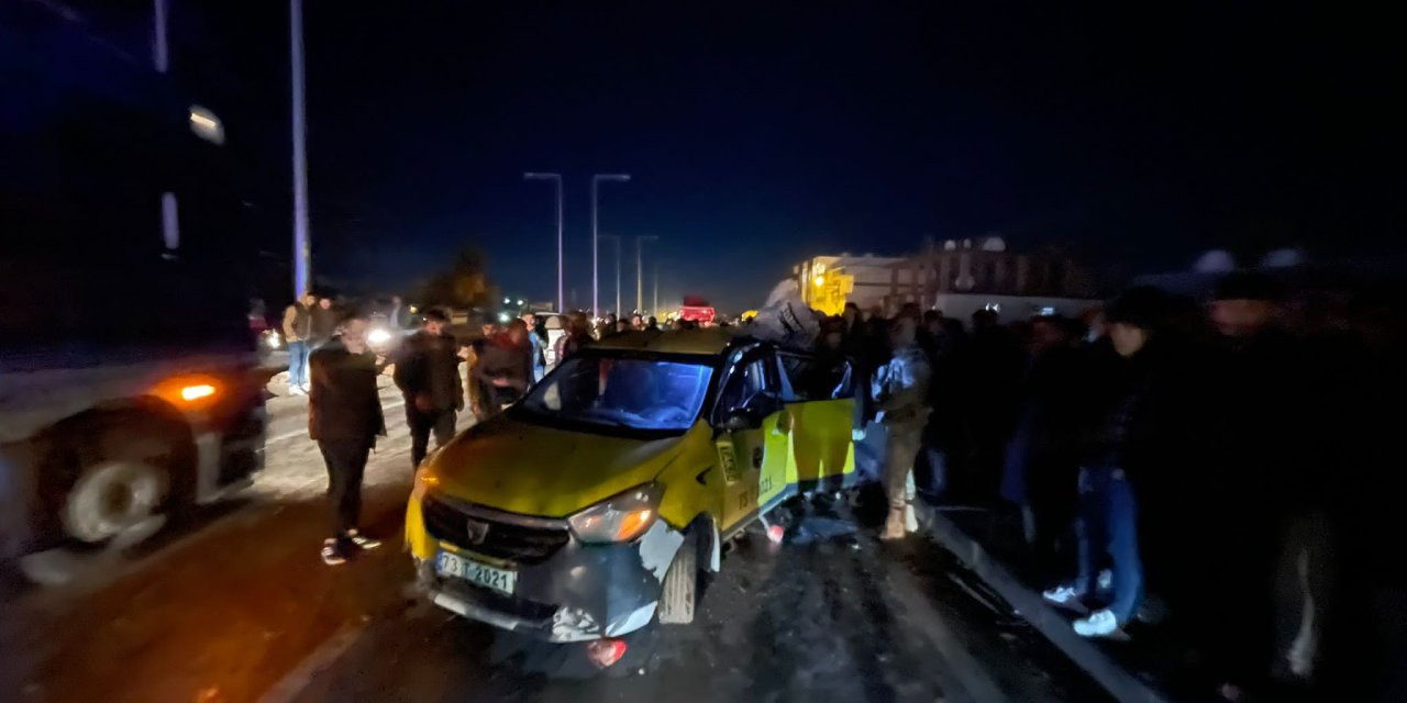 Şırnak’ta Tır İle Taksi Çarpıştı: 2 Ölü, 5 Yaralı