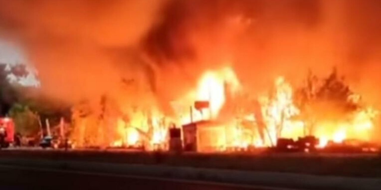 İzmir'de Restoran Yangını