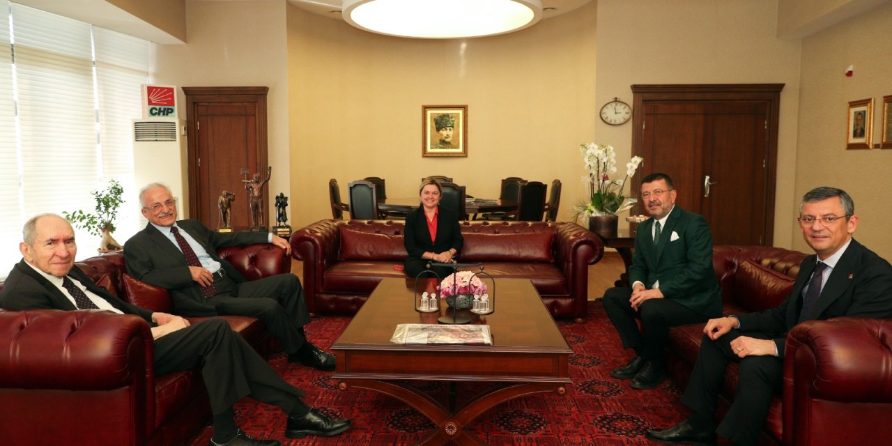 Özgür Özel, Altan Öymen Ve Murat Karayalçın İle Görüştü