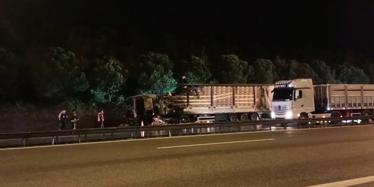 Tekstil Ürünleri Yüklü Tır Alev Alev Yandı