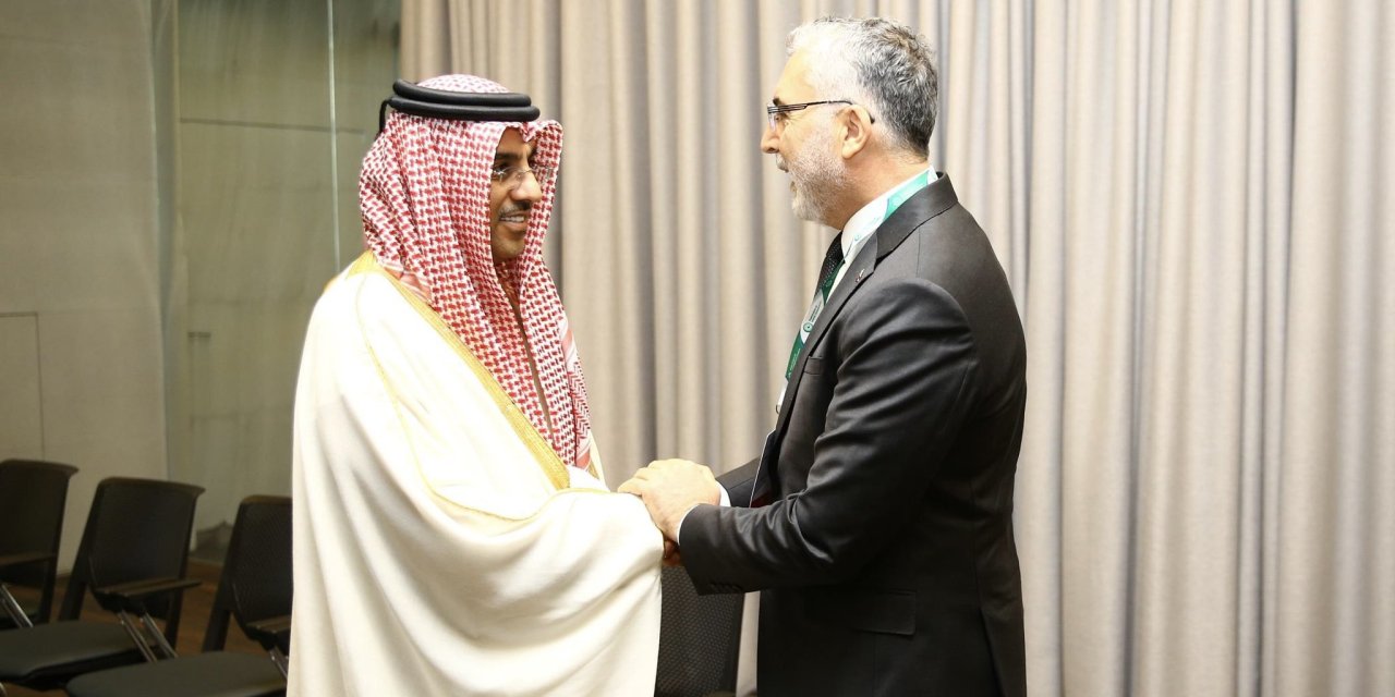 Bakan Işıkhan’dan Azerbaycan’da Resmi Temaslar