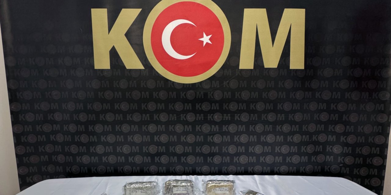 Kapıkule'de 33,5 Milyon Lira Diğerinde 25 Kilo Külçe Altın Ele Geçirildi