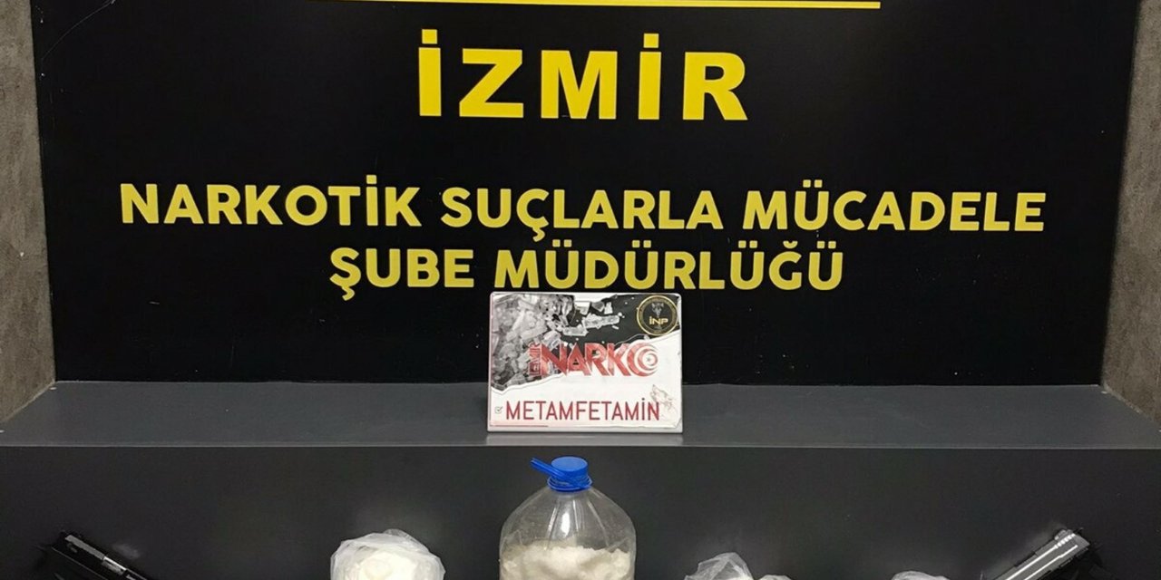 İzmir'de 5 Kilo 403 Gram Metamfetamin Ele Geçirildi