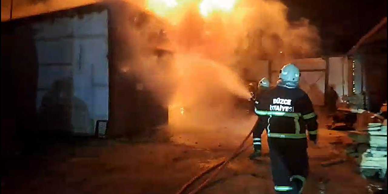 Kereste Atölyesindeki Yangına 4 Saatlik Müdahale