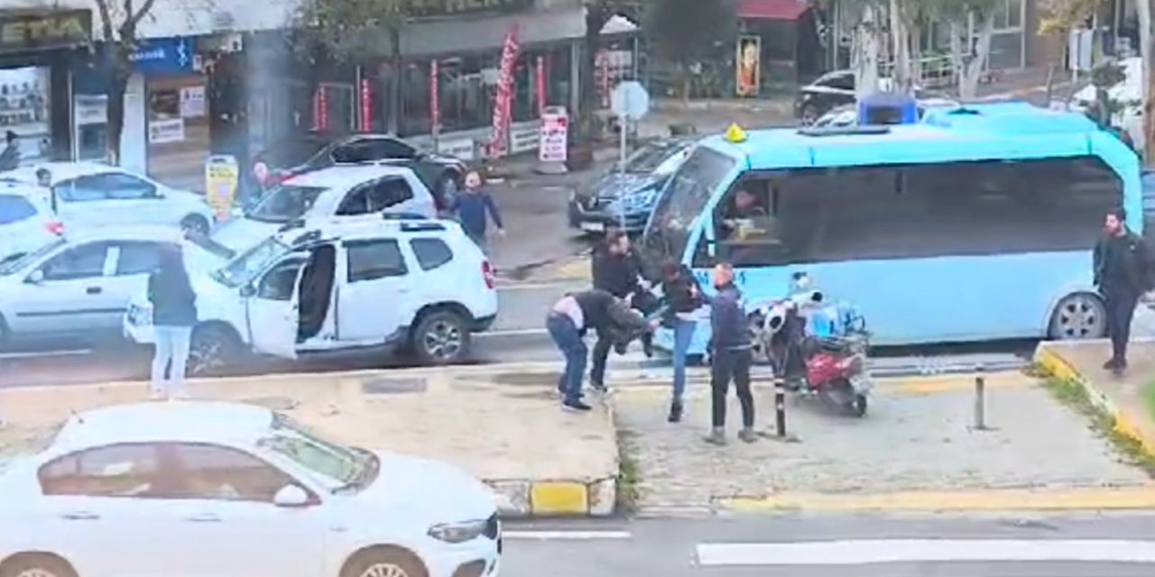 Tuzla'da Sürücüler Tekme Tokat Kavga Etti