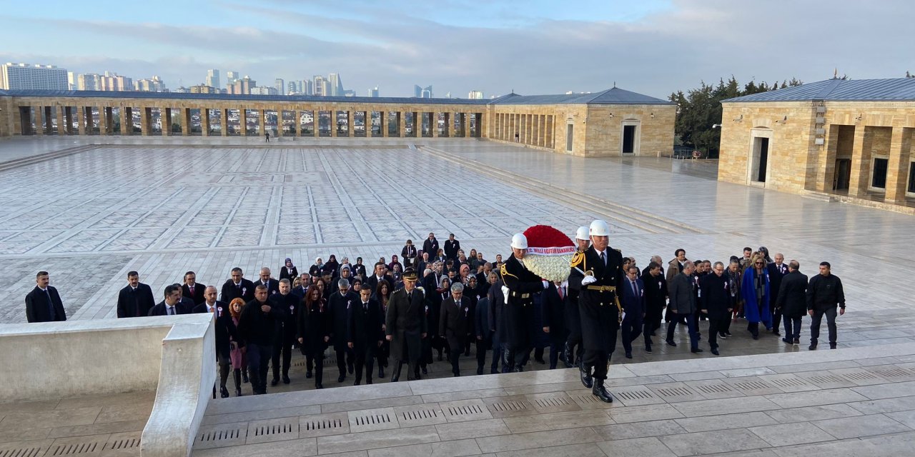 Bakan Tekin Ve Öğretmenlerden Anıtkabir'e Ziyaret