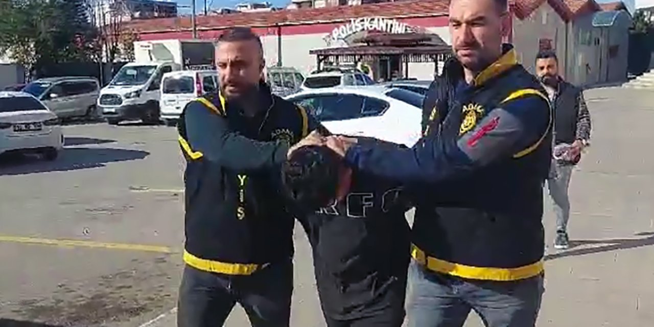 Omuz Atıp Şaka Yaptığı 2 Arkadaşını Küfür Nedeniyle Öldürmüş