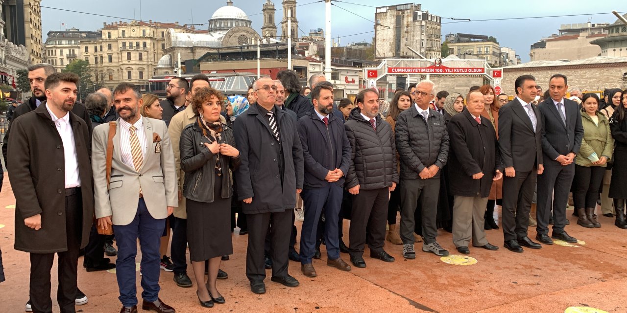 Taksim'de Öğretmenler Günü İçin Tören Düzenlendi